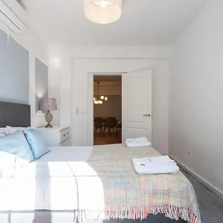 Flh Sao Bento With Balcony Lissabon