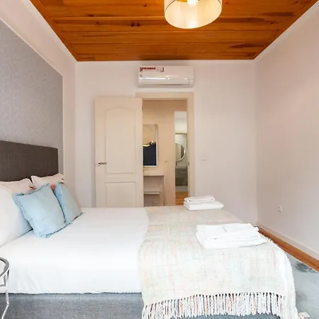 Апартаменты Flh Sao Bento With Balcony Лиссабон