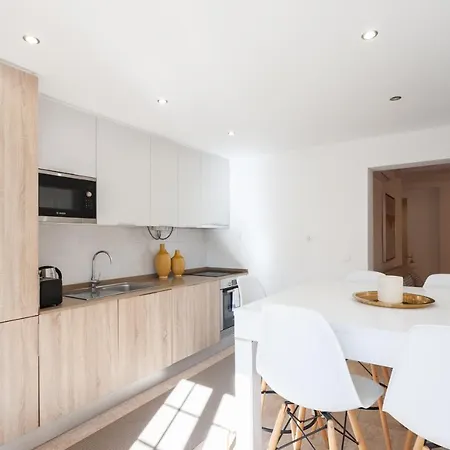 Flh Sao Bento With Balcony Lisboa