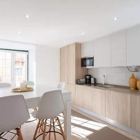 Flh Sao Bento With Balcony